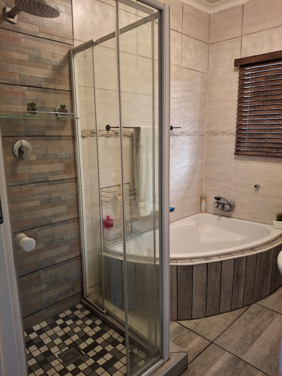 3 Bedroom Property for Sale in Sasolburg Ext 11 Free State